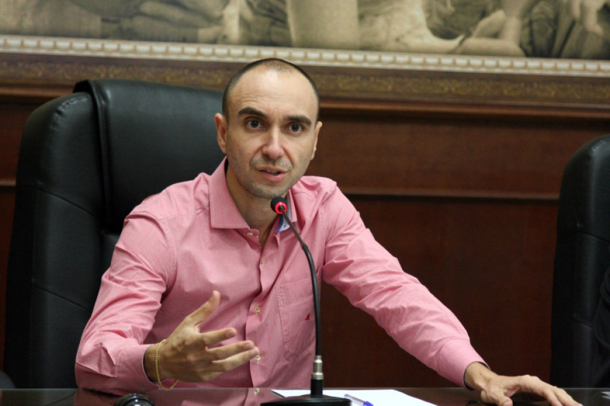 5dcdb8d384748