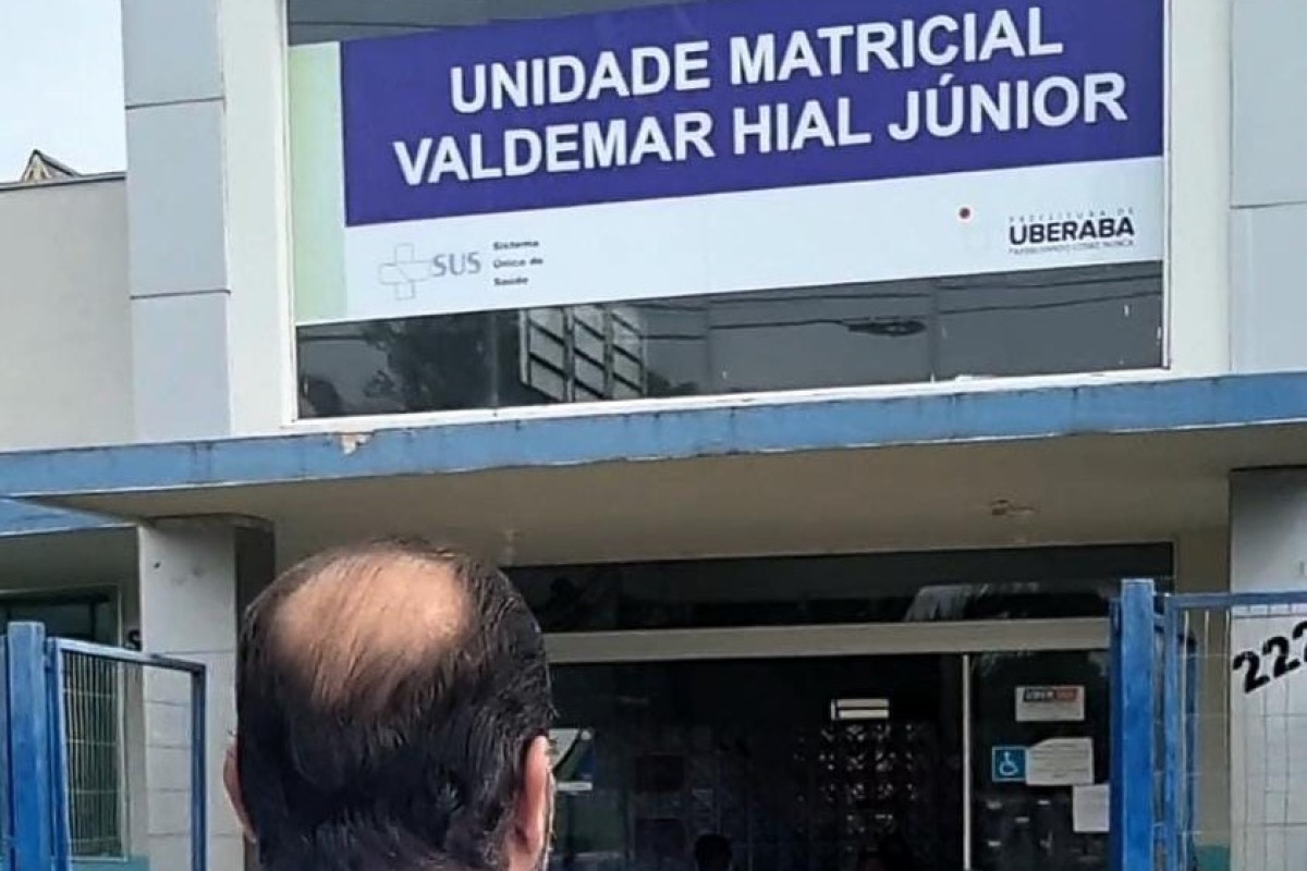 Túlio 10UMS tomada por goteiras e mofo causa revolta