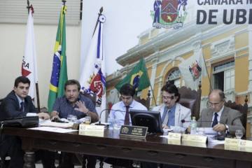 5dcdb24f833c3
