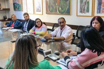 Foto 2 - Reunião realizada nesta segunda-feira entre os vereadores e a Secretaria de Educação - Divulgação assessoria