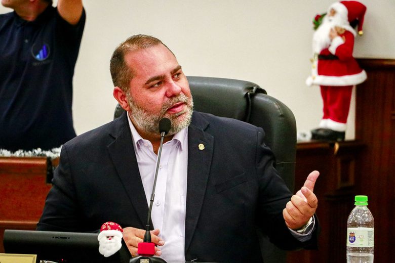 Foto Tulio - para matéria da matrícula criança com TEA