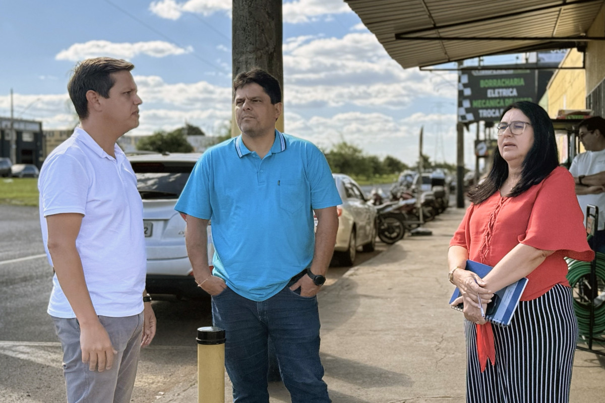 Vereador Ripposati Filho, superintendente de Trânsito, Glauco Lopes Braz e a chefe do Departamento de Trânsito, Lucélia de Lourdes Bárbara Oliveira
RIPA