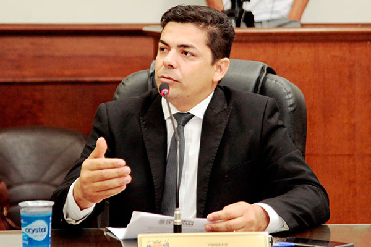 3-30Fernando-Mendes