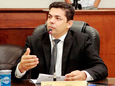 3-30Fernando-Mendes