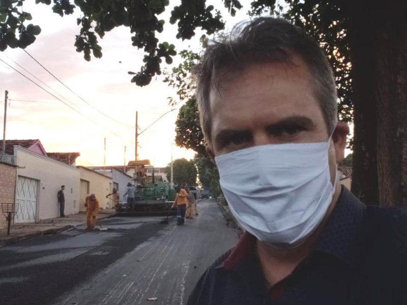 Vereador Barbeirinho acompanha obras na avenida Umuarama, que pede desde o início do seu mandato