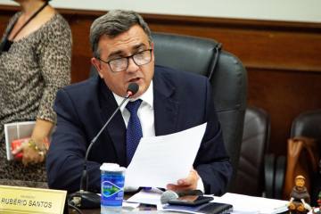 Rubério terno azul